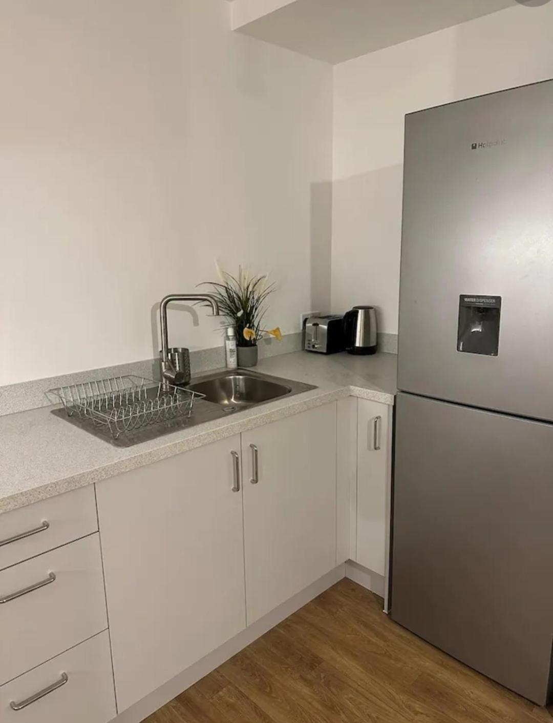Spacious Modern 1-bedroom In Catford - Excellent Transport Links - Ideal For Long Apartamento Londres